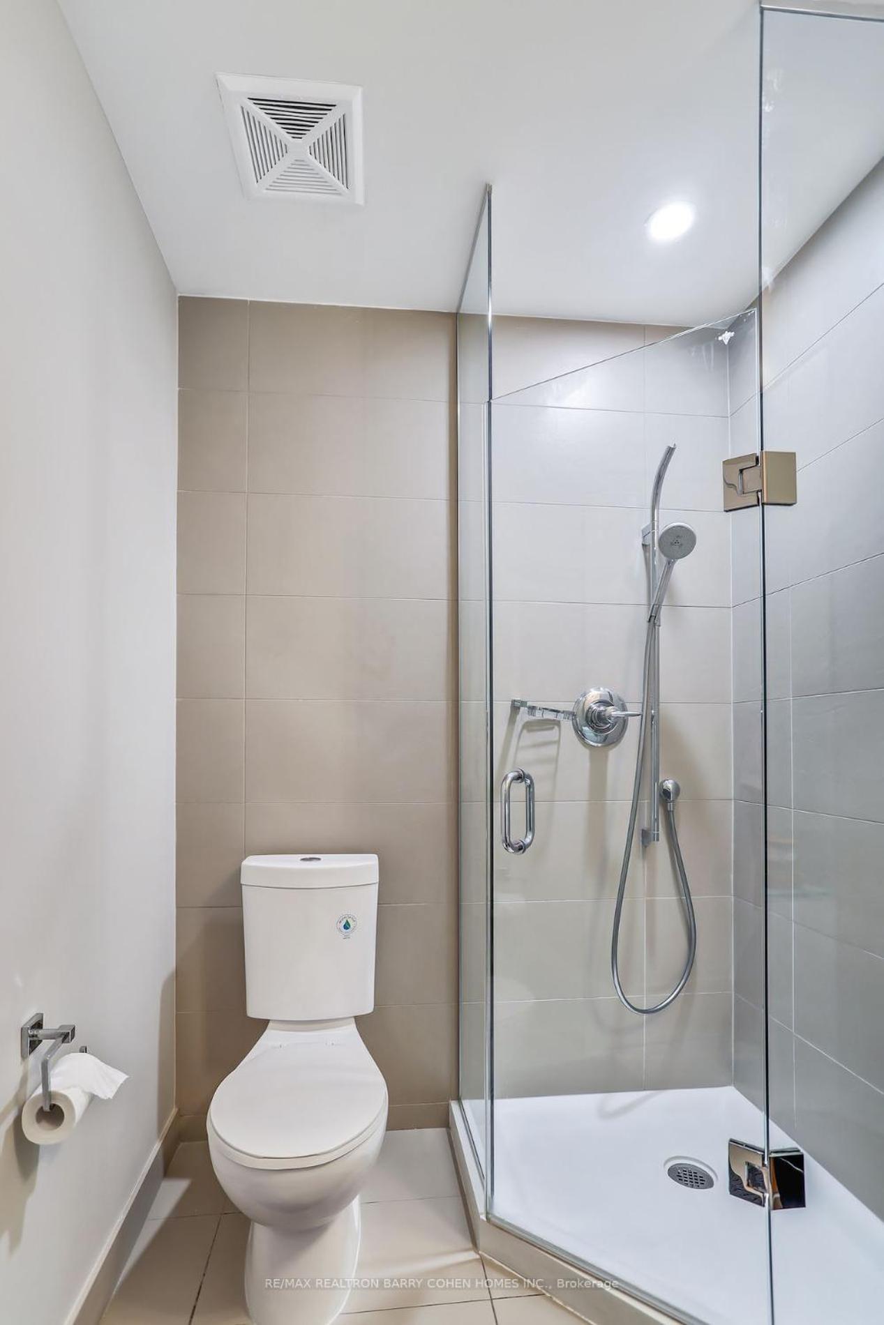Downtown Suites With Free Parking Торонто Екстер'єр фото